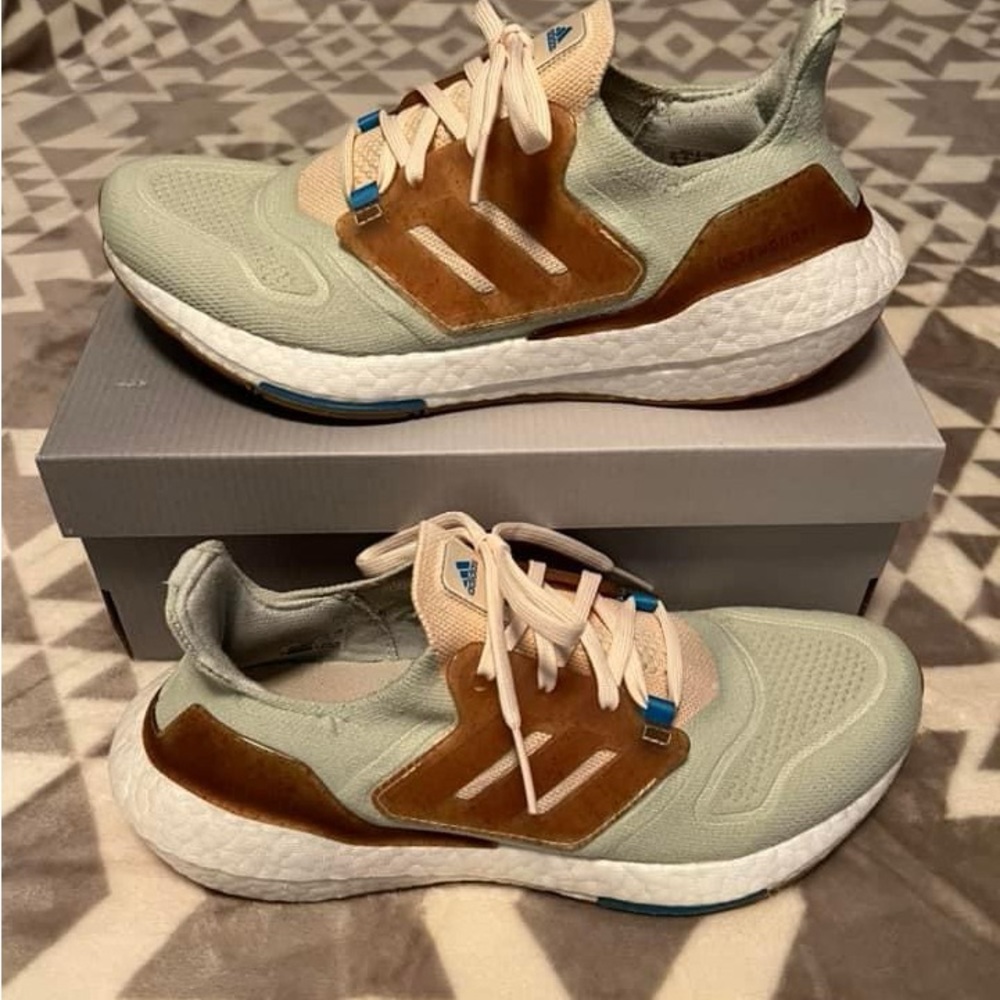 Adidas Ultraboost men’s 7.5 / womens 9